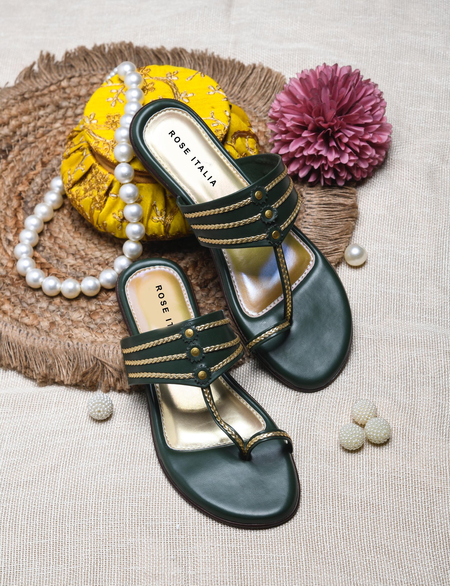 Emerald Charm Kolhapuri